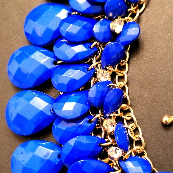 NEW Royal Blue Statement Necklace, Gold-tone Chain, Crystal Accents - Picture 3 of 7